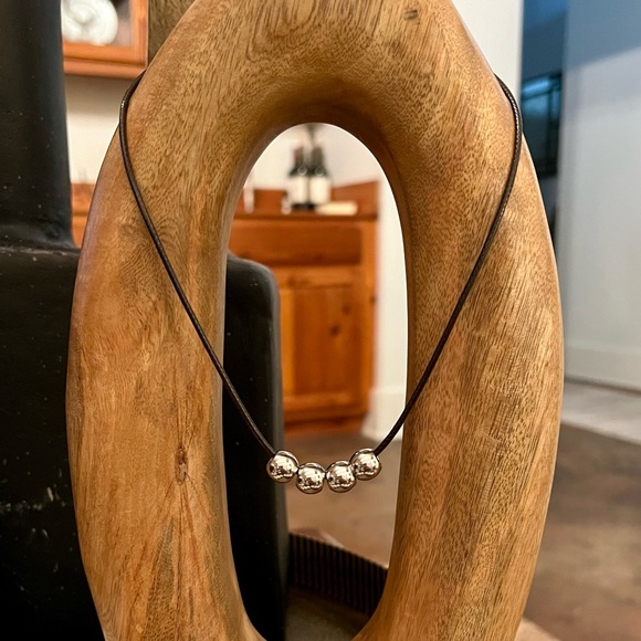 NWT, CUSTOM MADE, BEAUTIFUL dark brown 2mm leather necklace with silver beads!!! - Picture 1 of 1